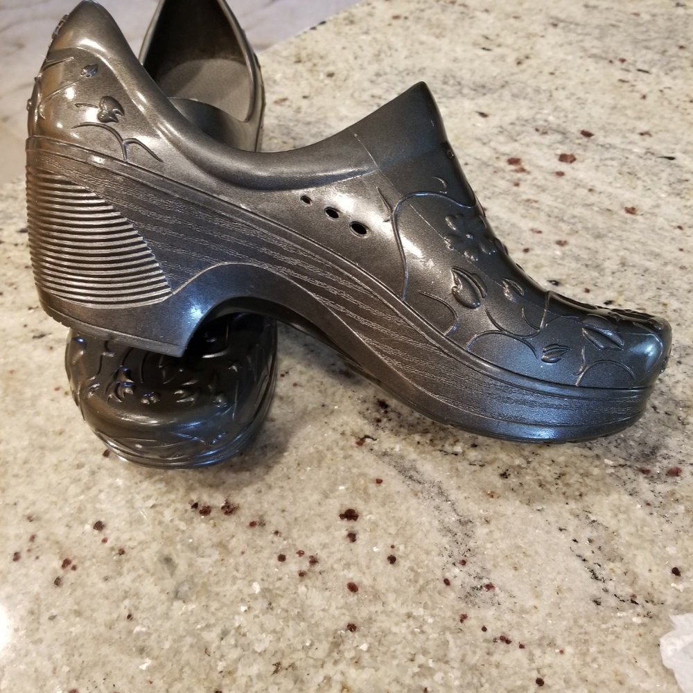 Dansko Pixie Clogs (Beautiful dark gray)